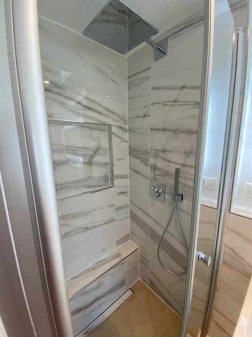 Luxury Apartment With Air Conditioning & Jaccuzzi Near Frankfurt Wiesbaden Hofheim am Taunus Kültér fotó