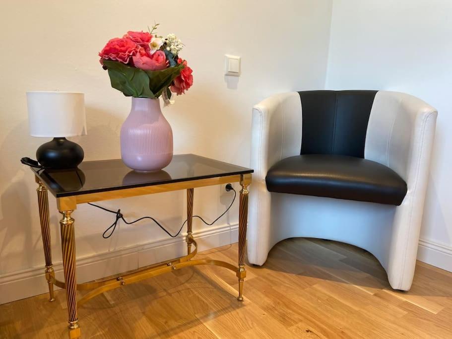 Luxury Apartment With Air Conditioning & Jaccuzzi Near Frankfurt Wiesbaden Hofheim am Taunus Kültér fotó